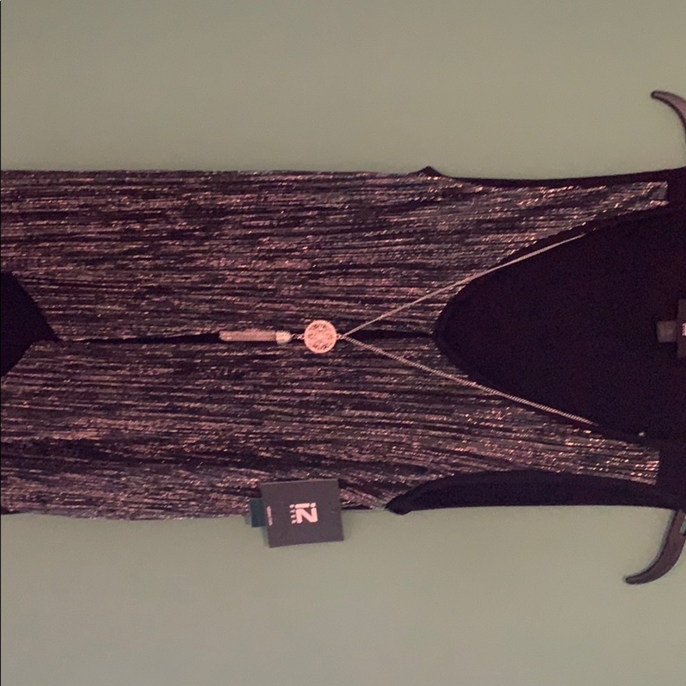 Unworn IZ Byer top